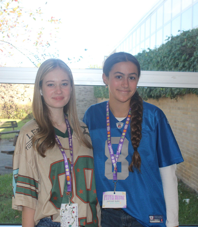 Freshman students Stella Shires (left) and Piper Hesse (right) on Jersey Day.
Photographer: Isabella Guy